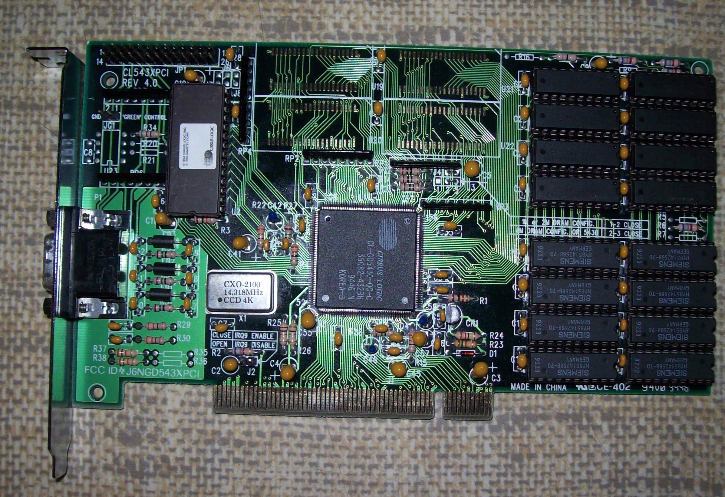 Karta Cirrus Logic -tu z prawidłowo zamontowanym układem &quot;BIOS&quot; w podstawce i 2 MB RAM