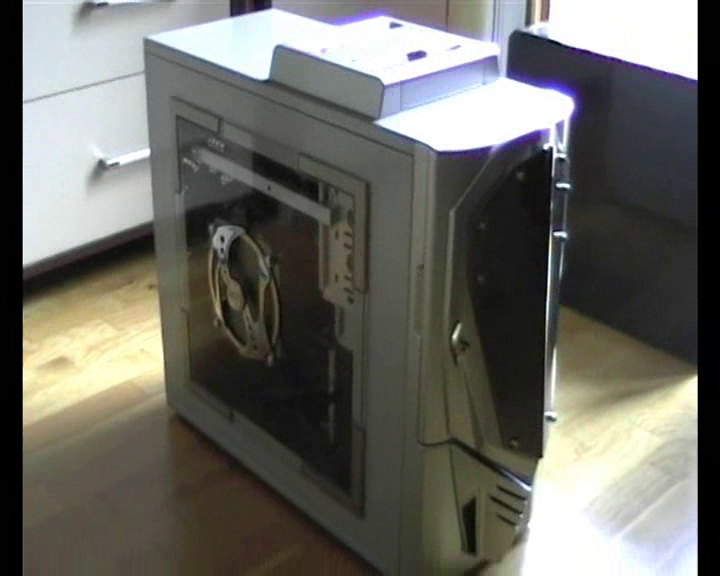 Screenshot z filmu z budowy kompa (MiniDV)