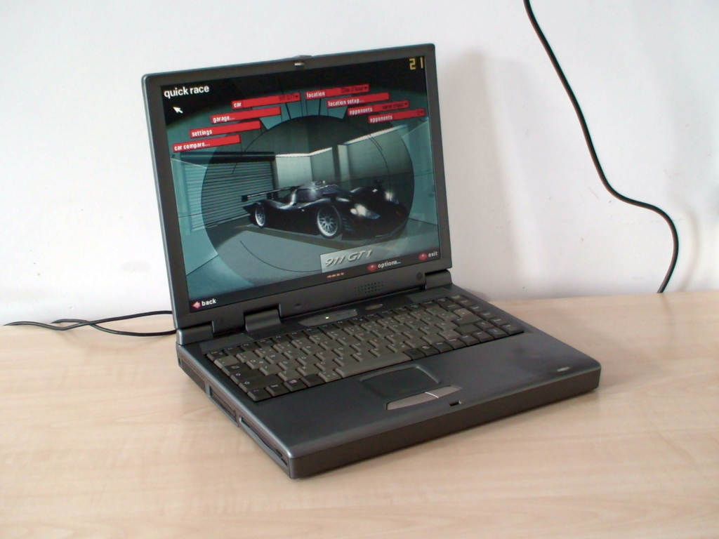 Tronic'5 Pentium III 500 Ati M1 8MB